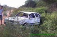 Acidente envolvendo carro e caminhão deixa 3 feridos